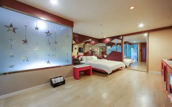 Oda (Deluxe (net-flix available/two-person)