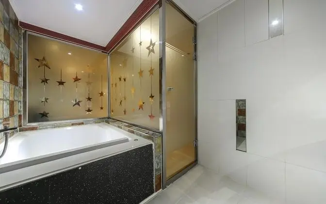 Oda (Deluxe (net-flix available/two-person)