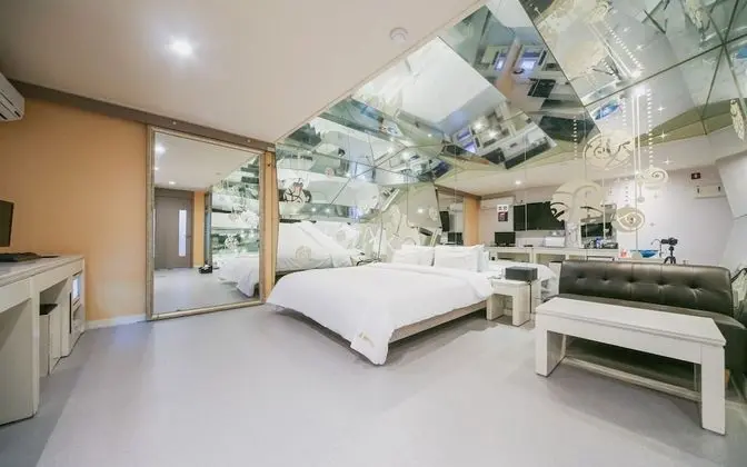 Oda (Deluxe (net-flix available/two-person)