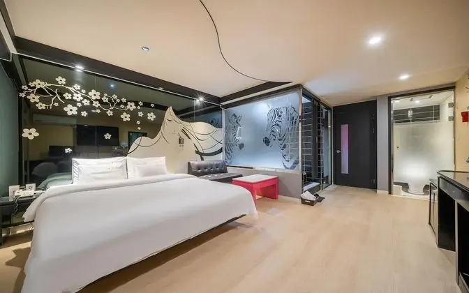 Oda (Deluxe (net-flix available/two-person)