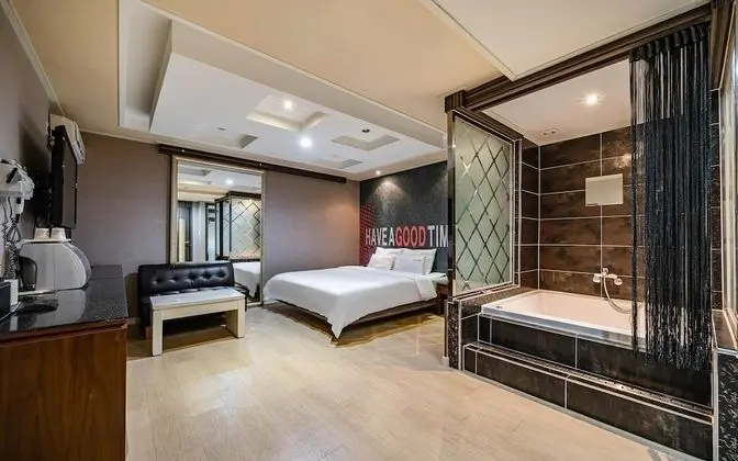 Oda (Deluxe (net-flix available/two-person)