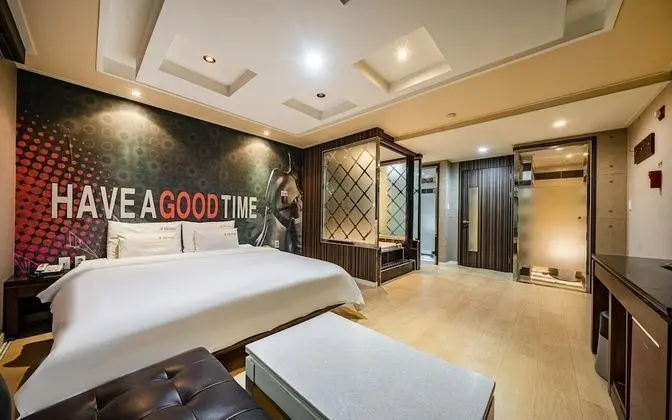 Oda (Deluxe (net-flix available/two-person)