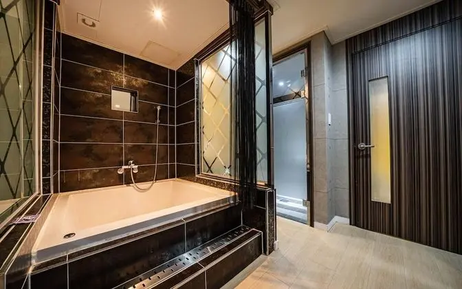 Oda (Deluxe (net-flix available/two-person)