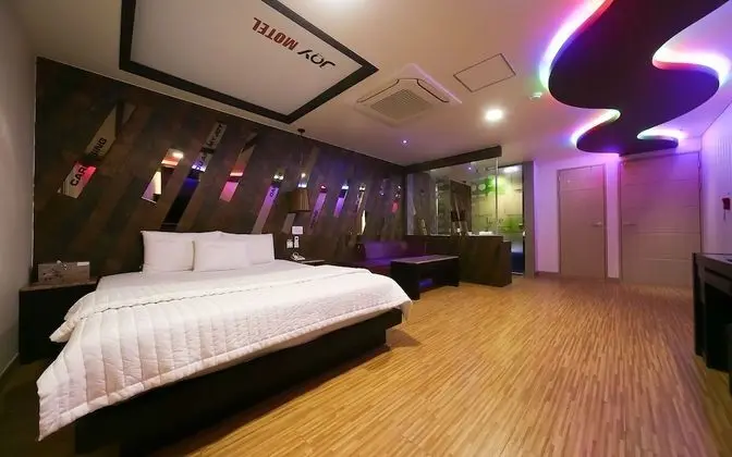 Oda (Special room-sky opening room/air pur)