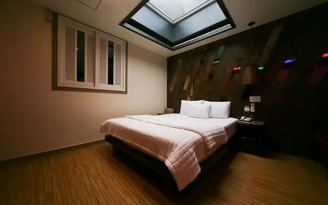 Oda (Special room-sky opening room/air pur)