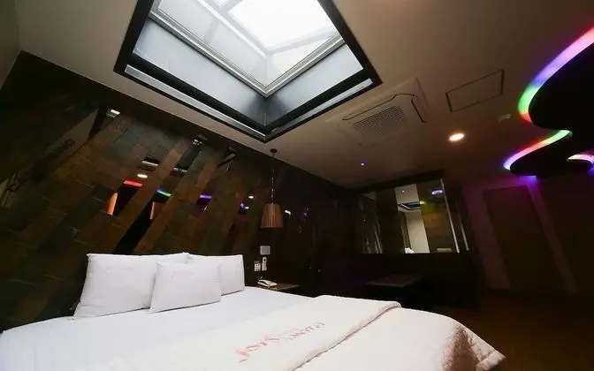 Oda (Special room-sky opening room/air pur)