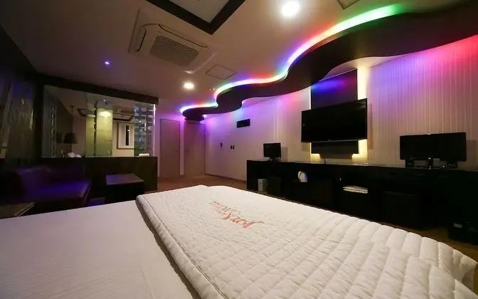 Oda (Special room-sky opening room/air pur)