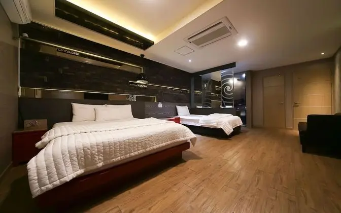 Oda (Twinbed-air purifier (double + single)