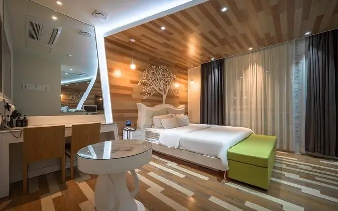 Oda (SUITE (Luxury interior) (Netflix avai)