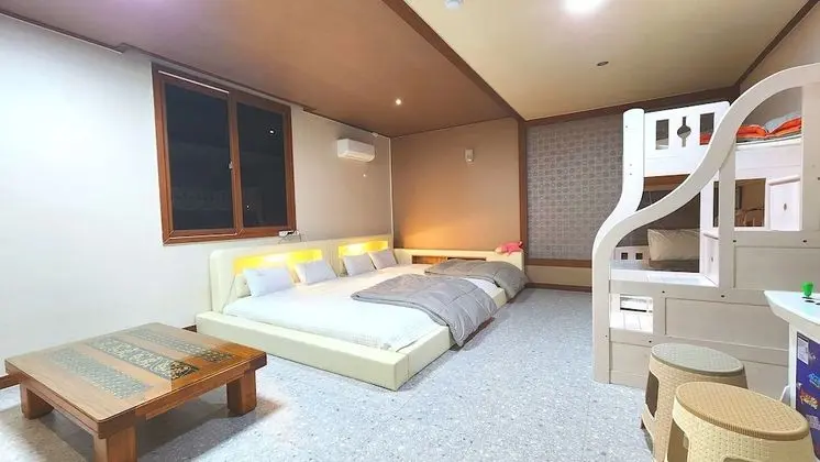 Grand Oda (Kids Room)