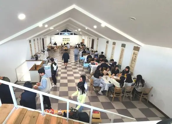 Grand Oda (Kids Room)