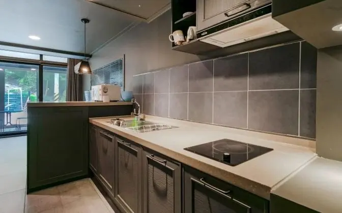 Oda (C104 (Outdoor Pool Front))