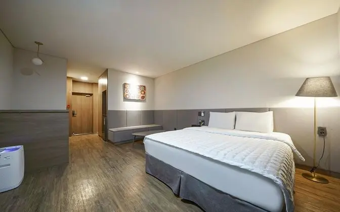 Oda (Deluxe-King Bed & Exclusive Parking L)