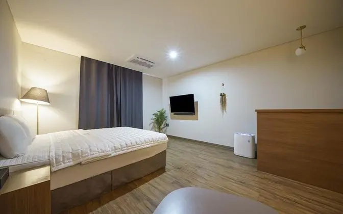 Oda (Deluxe-King Bed & Exclusive Parking L)