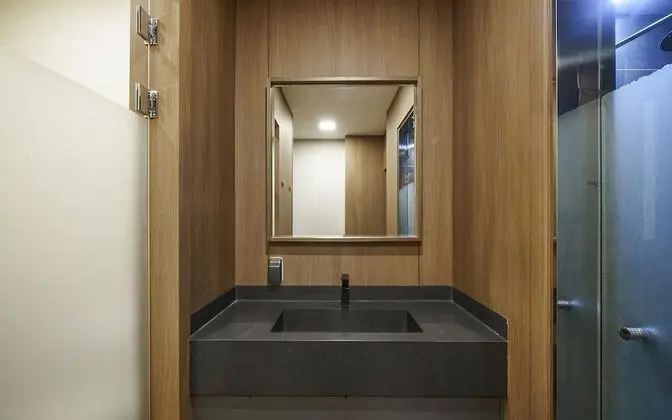 Oda (Deluxe-King Bed & Exclusive Parking L)