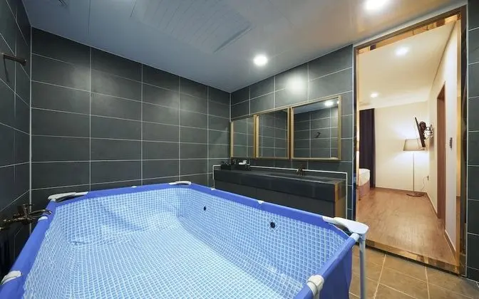 Oda (VIP - King + Queen Bed & Pool & Car P)