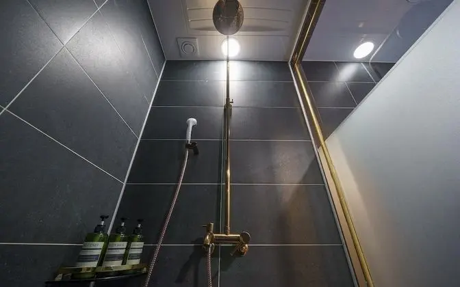 Oda (VIP - King + Queen Bed & Pool & Car P)