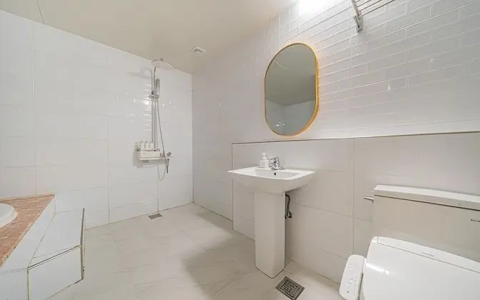 Oda (Premium double-bath TV (CESCO quarant)