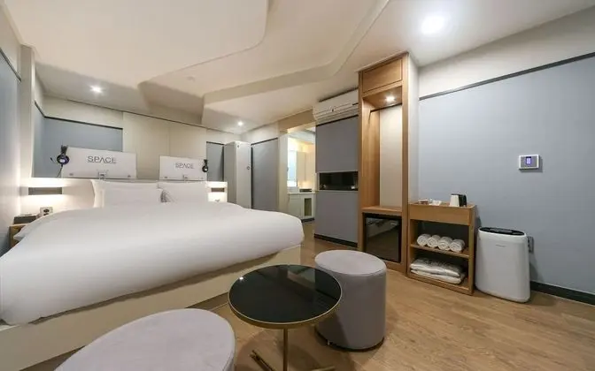 Oda (Premium Gaming Room - 2PC (CESCO Prev)