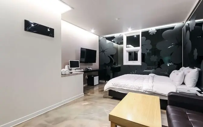 Oda (1 room 1 parking-drive-in (System air)