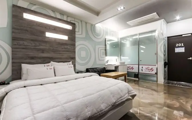 Oda (1 room 1 parking-drive-in (System air)