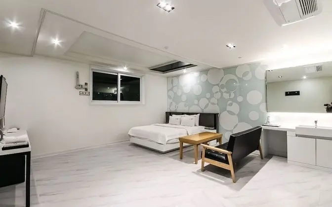 Oda (Suite-Bathtub (Spacious room/System a)