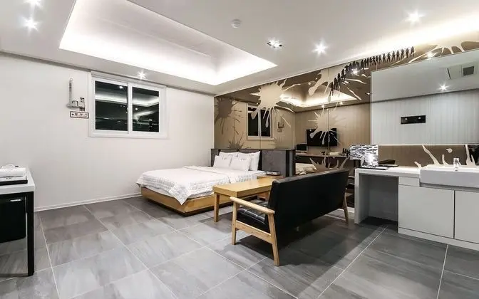 Oda (Suite-Bathtub (Spacious room/System a)