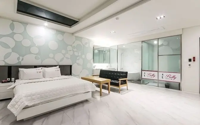 Oda (Suite-Bathtub (Spacious room/System a)