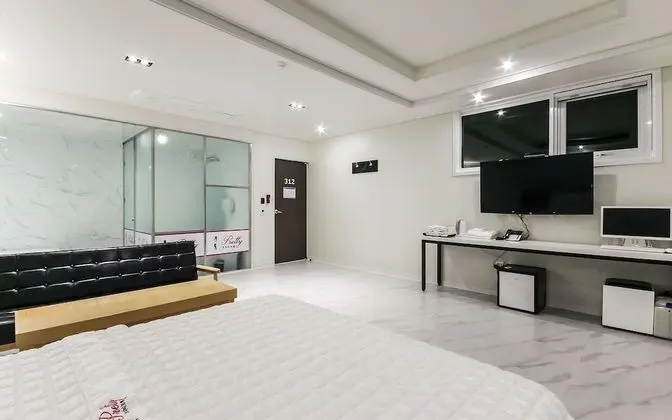 Oda (Suite-Bathtub (Spacious room/System a)