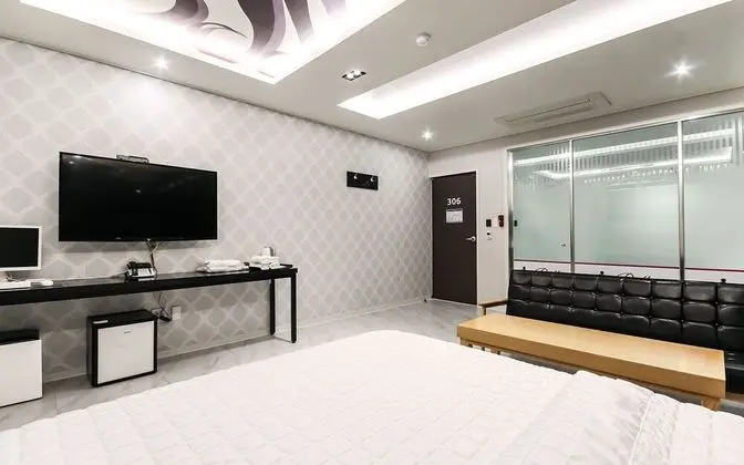 Oda (Suite-Bathtub (Spacious room/System a)