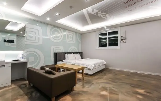 Oda (Suite-Bathtub (Spacious room/System a)