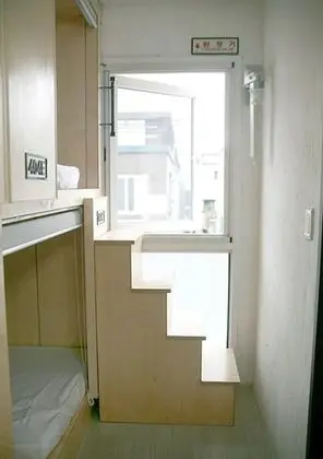 Oda (Capsule Female Dormitory)