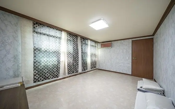 Oda (Ondol-4-person room (Netflix availabl)