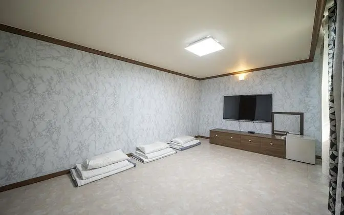 Oda (Ondol-4-person room (Netflix availabl)