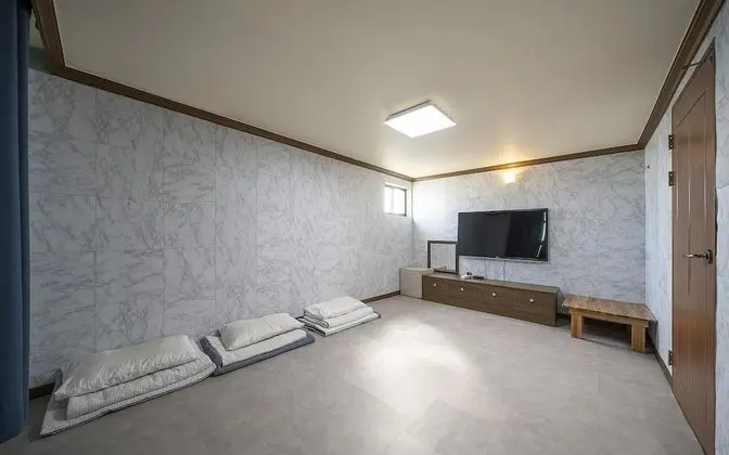 Oda (Ondol-4-person room (Netflix availabl)