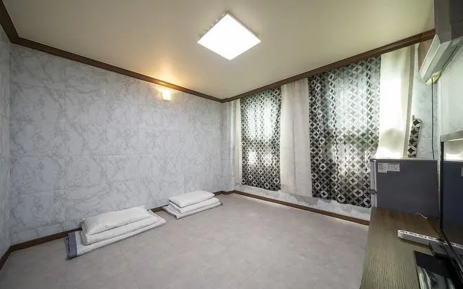 Oda (Ondol-Double room (Netflix available))