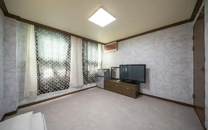 Oda (Ondol-Double room (Netflix available))