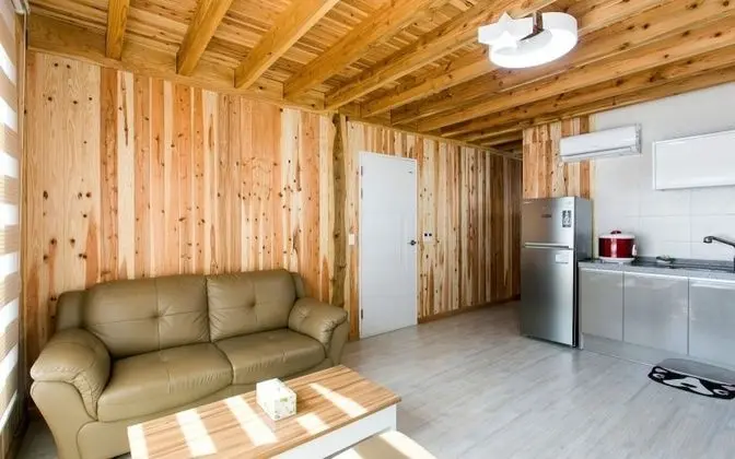 Oda (No 101 (two rooms))