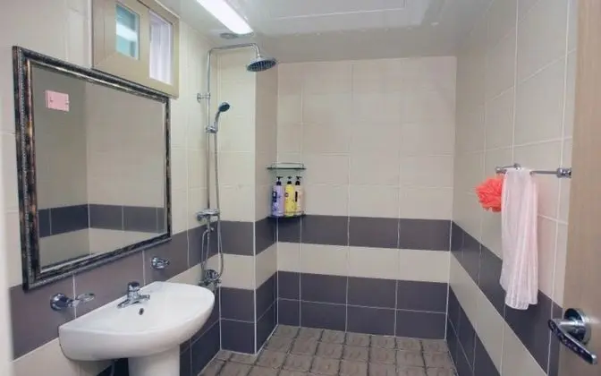 Oda (Room 103 Suite room)