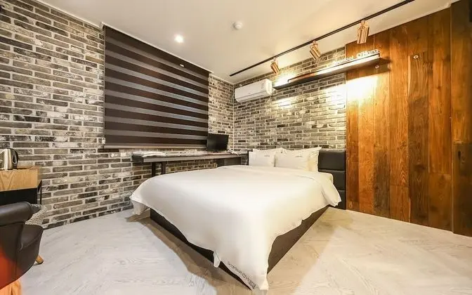 Oda (Deluxe (Netflix viewing possible-PC i)