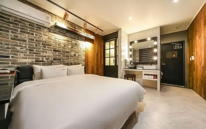 Oda (Deluxe (Netflix viewing possible-PC i)