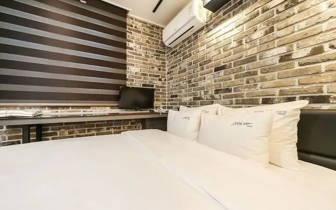 Oda (Deluxe (Netflix viewing possible-PC i)