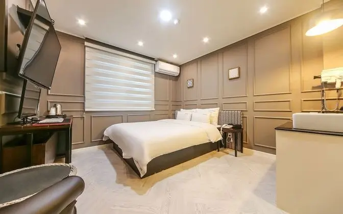 Oda (Deluxe (Netflix viewing possible-PC i)