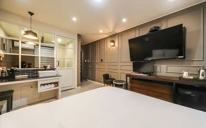 Oda (Deluxe (Netflix viewing possible-PC i)