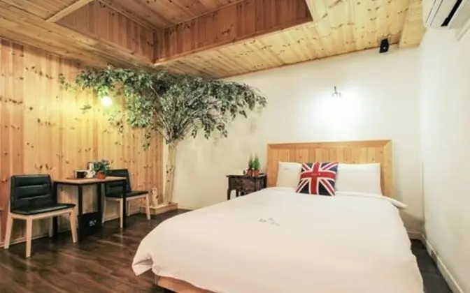 Oda (Deluxe Boutique Double (Netflix avail)