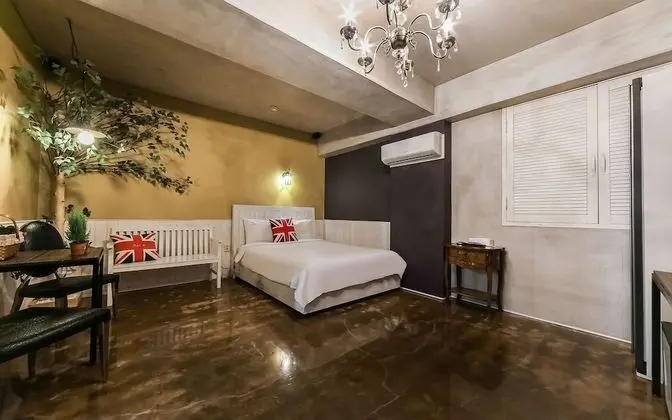 Oda (Deluxe Boutique Double (Netflix avail)