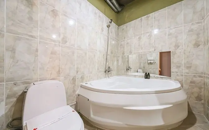 Oda (Deluxe Boutique Double (Netflix avail)