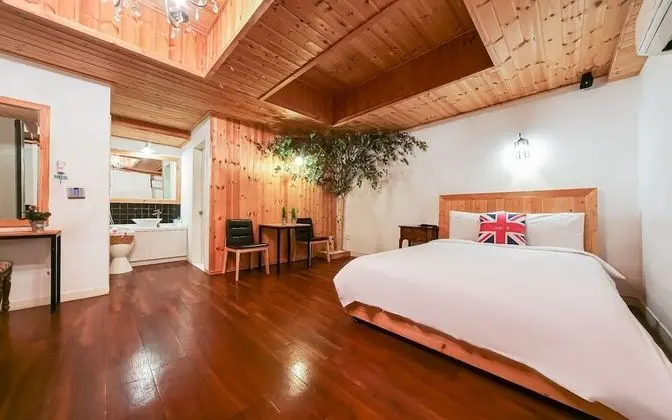 Oda (Deluxe Boutique Double (Netflix avail)