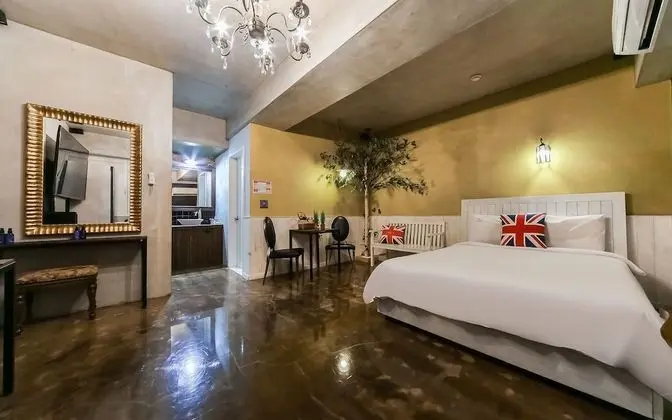 Oda (Deluxe Boutique Double (Netflix avail)