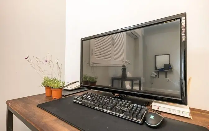 Oda (No-hard standard (Netflix available) )